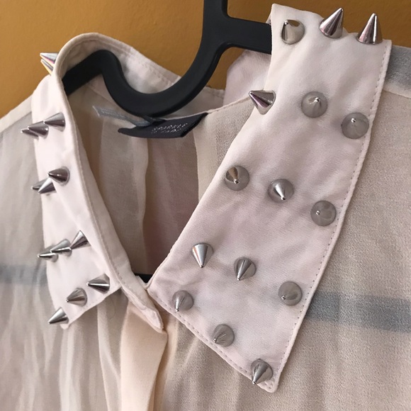 Edgy Sheer studded collar blouse - Picture 3 of 5